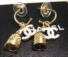 �V���l���A�N�Z�T���[�ف^CHANEL�̊X �V���l���A�N�Z�T���[(�R�R���t�B���K�[�X�g�[���@�X�C���O�s�A�X�i�S�[���h+�z���C�g�j)