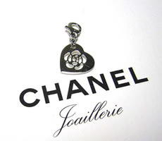 �V���l���A�N�Z�T���[�ف^CHANEL�̊X �V���l���A�N�Z�T���[(�n�[�g�J�����A�@�y���_���g�g�b�v�i18KWG�j)