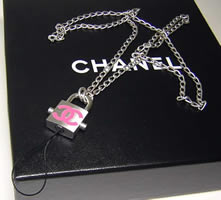 �V���l���A�N�Z�T���[�ف^CHANEL�̊X �V���l���A�N�Z�T���[(�g�у`���[�J�[�i�s���N�j)