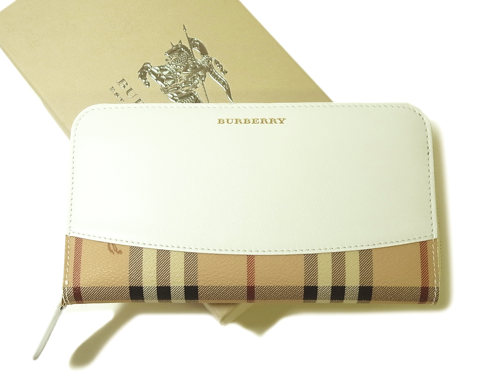 バーバリー 財布 レディース 白 The Art Of Mike Mignola
