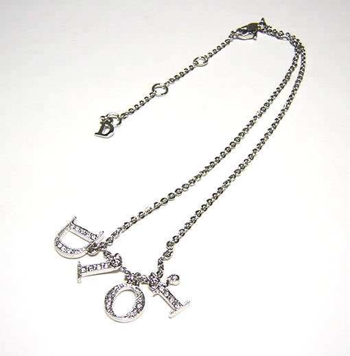 クリスチャンディオール ロゴクリスタルネックレス クリスチャンディオール ロゴクリスタルネックレス クリスチャン