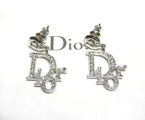 Dior キラキラロゴピアス