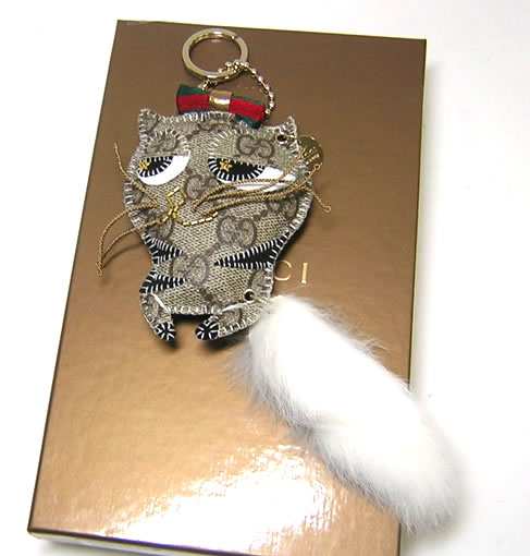グッチ アウトドア派猫のクレオ キーホルダー インポートブランドショップpiazza グッチ アウトドア派猫のクレオ キーホルダー インポートブランドショップpiazza