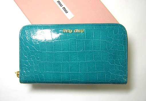 ミュウミュウ クロコ型押しラウンドファスナー長財布（ターコイズ