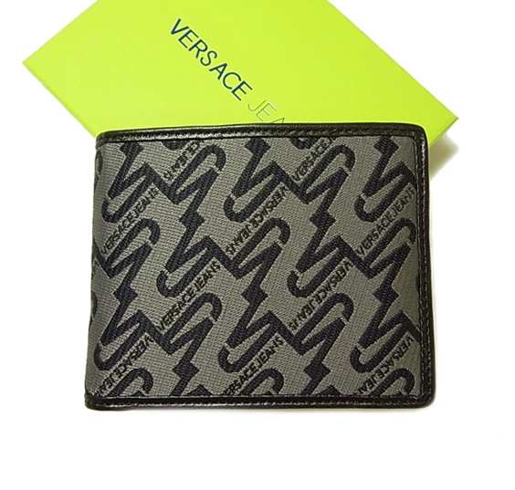 ジャンニヴェルサーチ ヴェルサーチジーンズ 二つ折財布（グレー） - インポートブランドショップPiazza