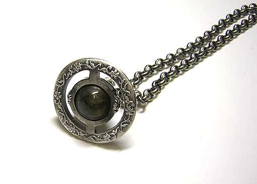 ヴィヴィアンウエストウッド ] ペンダント Tiny Ornamental Orb 