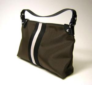 No.2 CASHMIA セミショルダーバッグ(カーキ)