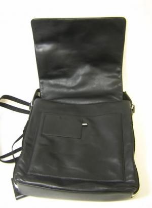 No.5 TAN／00　レザーフラップショルダーバッグ（ブラック）