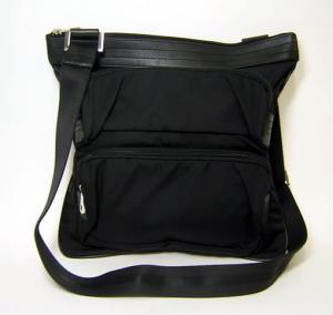  バリー CARLINO-L／40　斜めがけショルダーバッグ（ブラック） MainPhoto