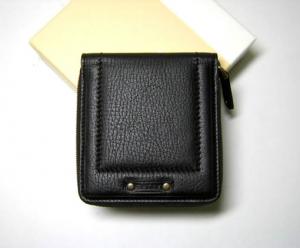  バリー 二つ折ラウンドファスナー財布（ダークブラウン） MainPhoto