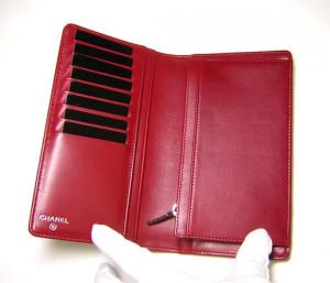 No.3 CCチェーン　二つ折長財布（ルージュ）