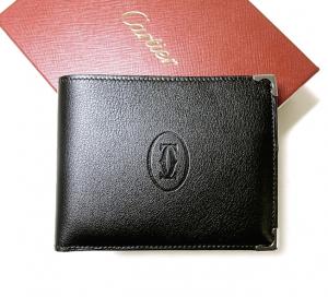 カルティエ　２つ折り財布