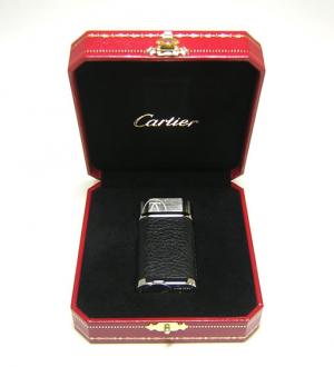 定番の中古商品 カルティエ CA-766 - ライター（ロゴ／レザー） ] 財布・ケース・小物入れ