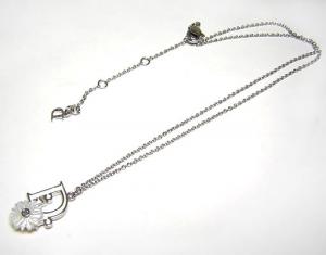 No.2 Diorロゴフラワーネックレス（ホワイト）