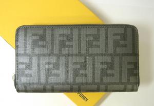 フェンディ ＜訳ありお値引き＞長財布 ズッカ柄 ラウンドファスナー