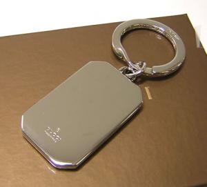 No.2 グッチシマモノグラムプレートチャームキーホルダー（カーキ）