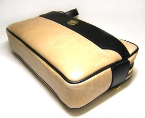No.4 BATTUE LEATHER　セカンドバッグ（ベージュ×ブラック）