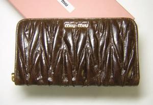  ミュウミュウ マトラッセリュクス  ラウンドファスナー長財布（ノッチョーラ） MainPhoto