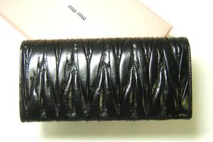 No.2 マトラッセリュクス  二つ折長財布（ブラック）
