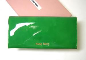 No.2 ヴェルニーチェフィオッコ　二つ折長財布（ヴェルデ）