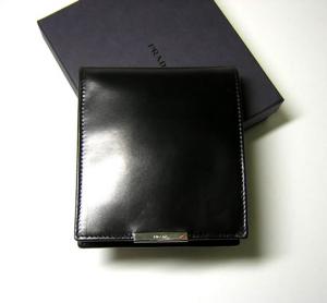  プラダ 二つ折財布（ブラック） MainPhoto