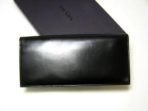 No.2 レザー　二つ折長財布（ブラック）