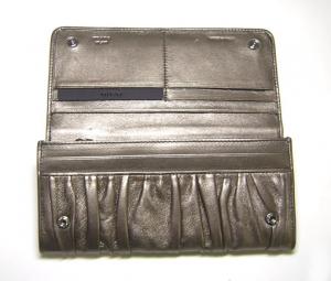 No.3 ナッパゴーフル　二つ折長財布（フーモモルドーレ）