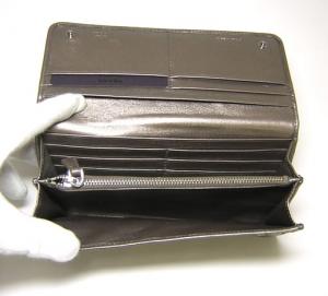 No.4 ナッパゴーフル　二つ折長財布（フーモモルドーレ）