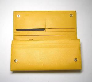 No.3 サフィアノレザー　二つ折長財布（ジャッロ）