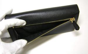 No.6 サフィアノレザー　二つ折長財布（ブラック）