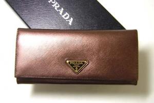  プラダ サフィアノレザー　二つ折長財布（ブルニート） MainPhoto