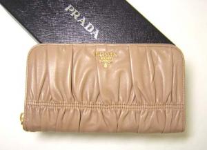 PRADA プラダ 長財布 レザー ウォレット ナッパゴーフル カメオ プラダ長財布新品希少未使用品 PRADA レザー ナッパゴーフル