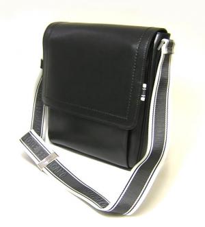 No.2 PEBBLE CALF  メッセンジャーバッグ（ブラック）
