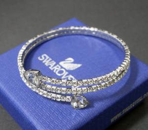 スワロフスキー バングル ブレスレット Twisty Triangle 二重巻き