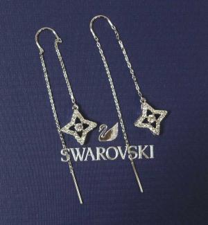 ディオール ] アクセサリー ハートDiorカデナキーピアス（ホワイト 