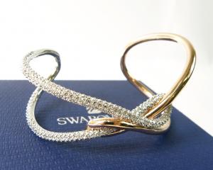 スワロフスキー ブレスレット バングル インフィニティ Swarovski Infinity ローズゴールド M