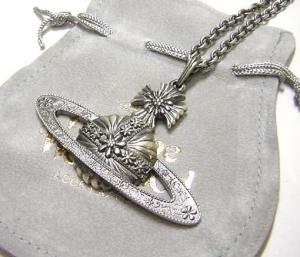 ヴィヴィアンウエストウッド ペンダント　Ornamental Bas Relief Pendant Oxidized MainPhoto